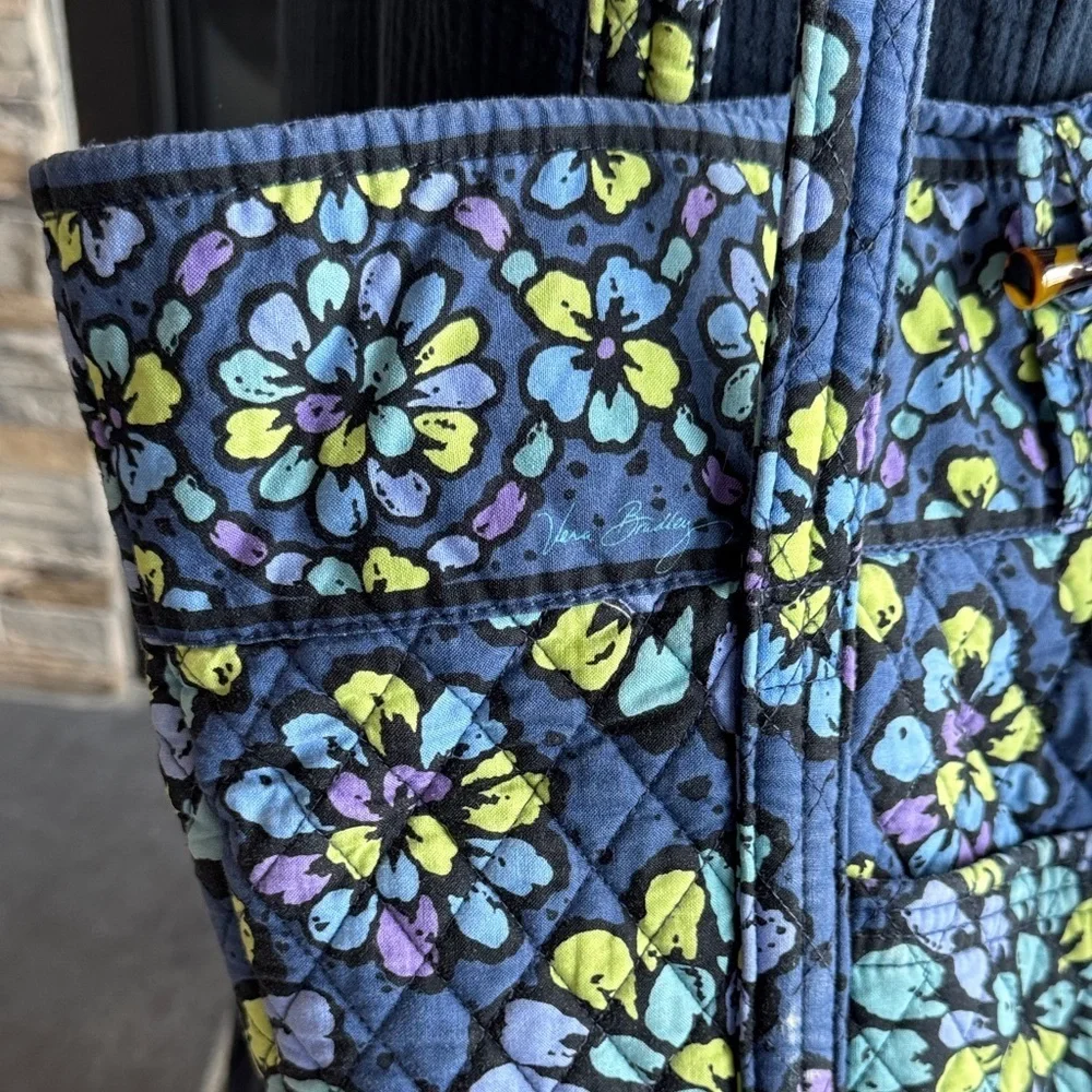 Vera Bradley Navy and Lemon Blossom Tote